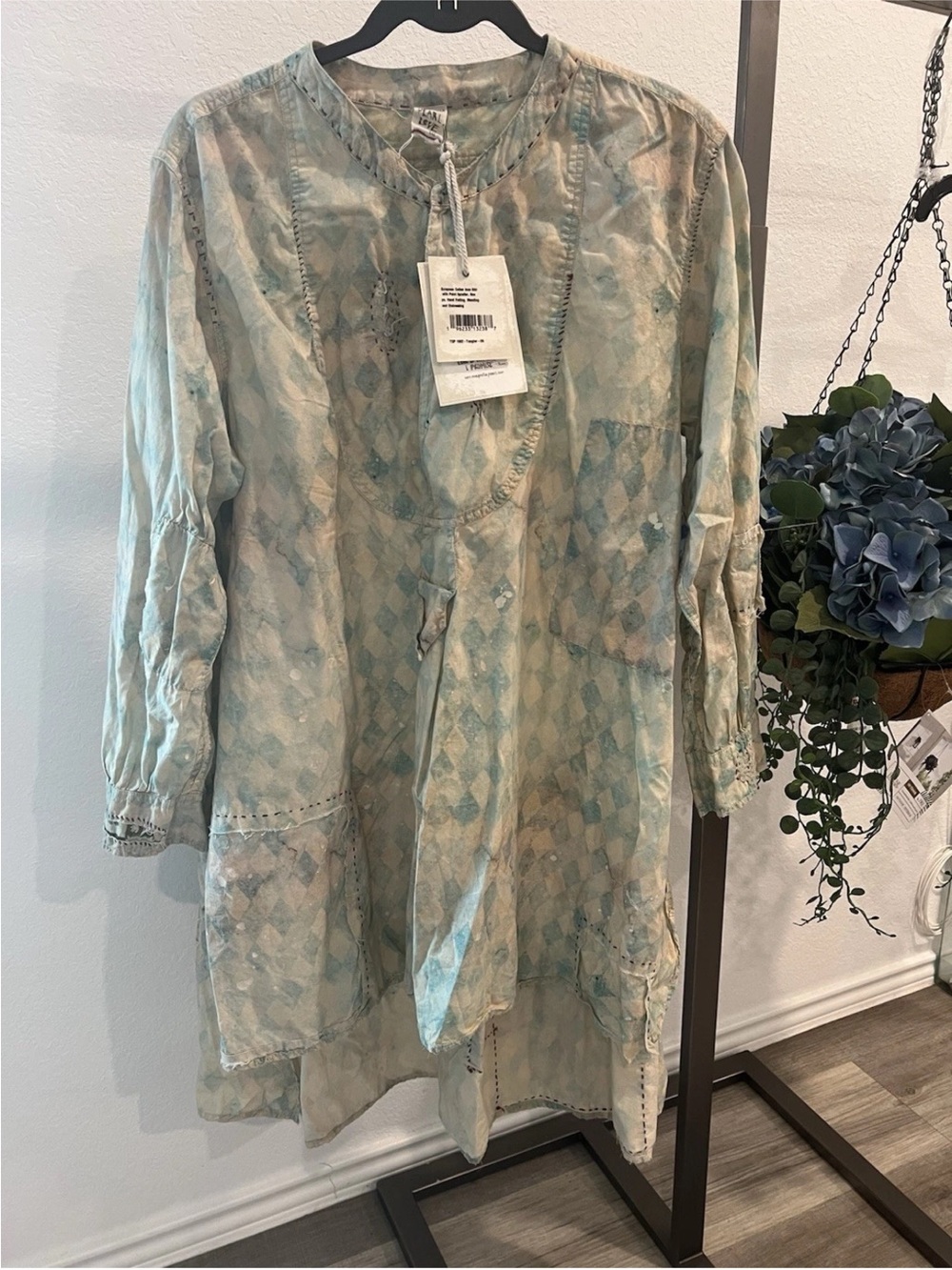 Magnolia Pearl Pale Aqua & Cream Distressed Diamond Tunic Top